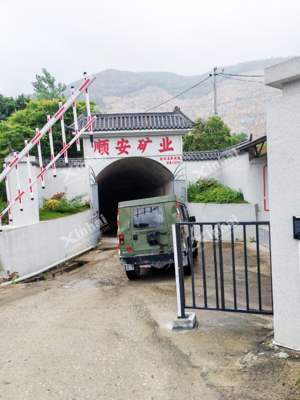 02-adit-entrance.jpg 02-adit-entrance.jpg