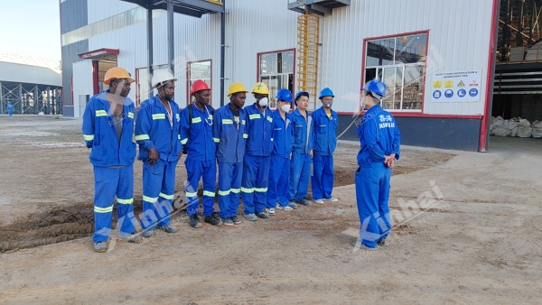 Worker-training.jpg Worker-training.jpg
